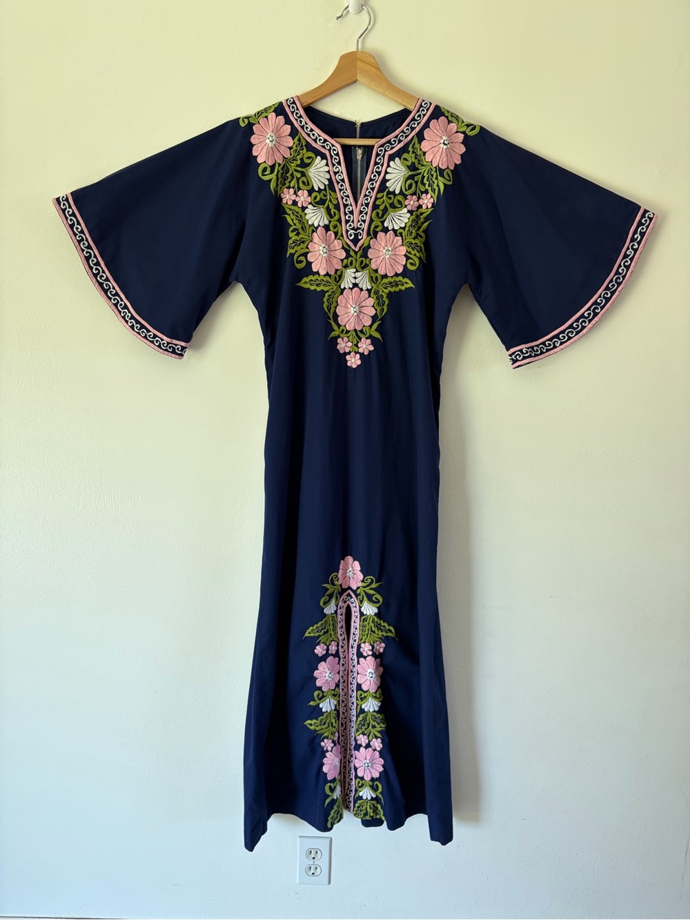 Vintage 70s Dark Blue Embroidered Flare Sleeve Maxi Length Patio Dress Kaftan